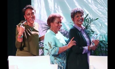 Roberts sisters impart wisdom, laughs on Women's Conference attendees