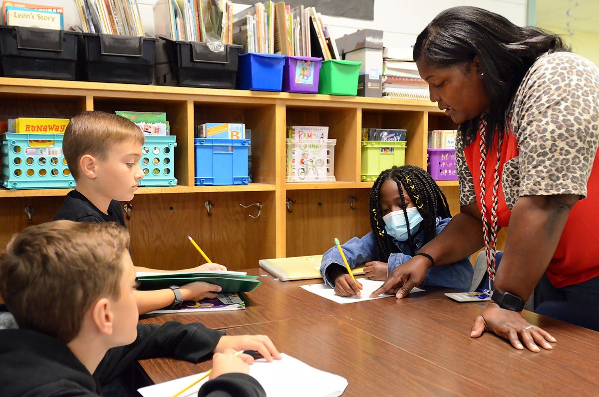 Can Mississippi afford to raise teacher pay and eliminate the income tax?