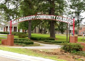 Community colleges get .4 million grant to train more lineworkers from Accelerate Mississippi