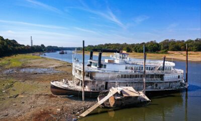 Burgeoning Mississippi riverboat industry grapples with increasing threats of flooding, drought