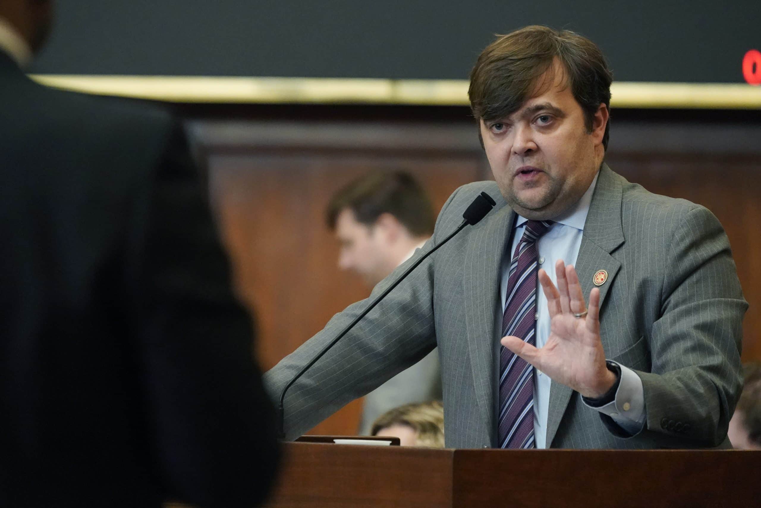 Outgoing House leader to hold hearing about state public defense system reforms