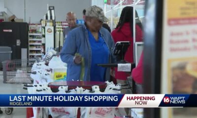 Grocery stores packed the day before Thanksgiving