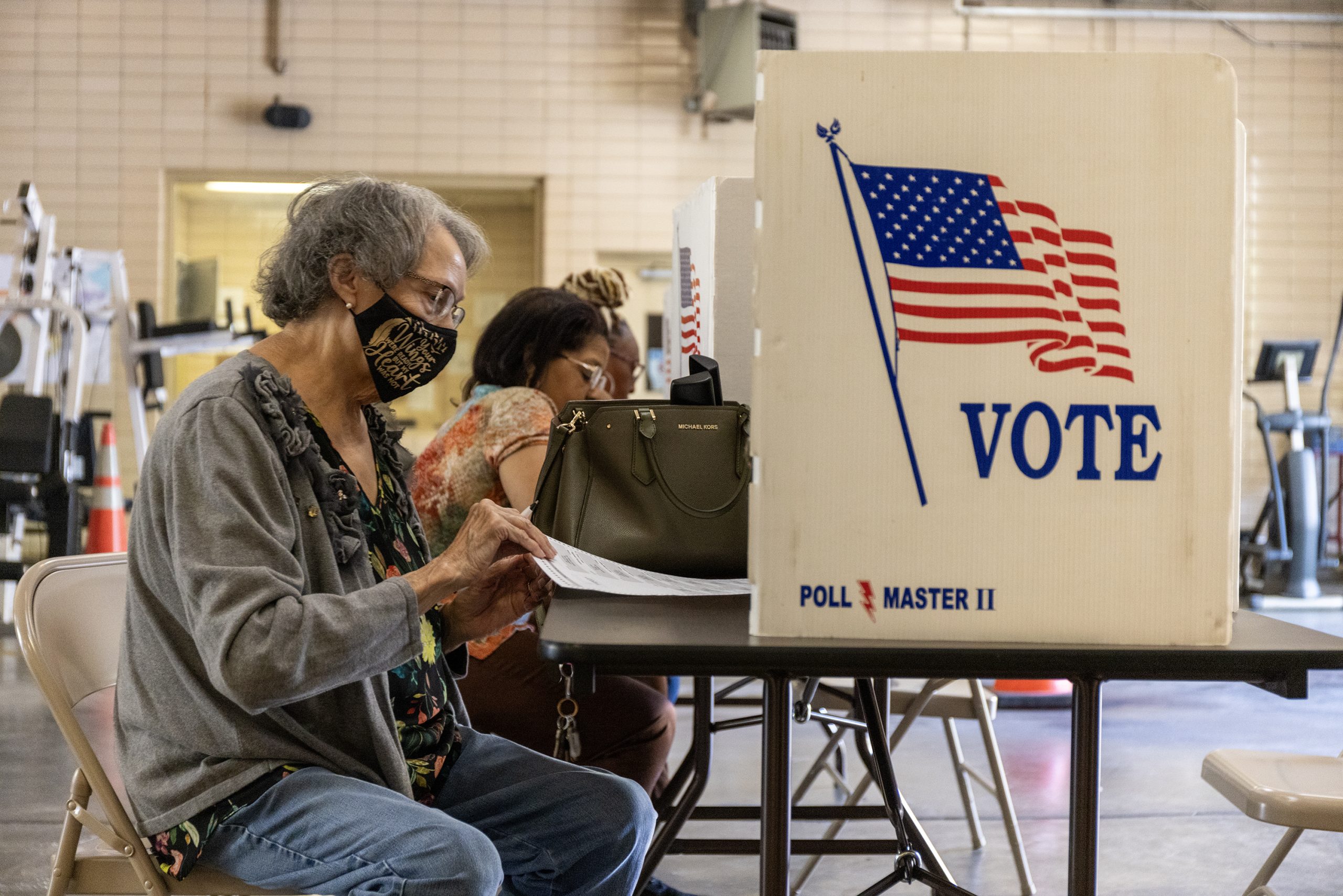 Judge extends Hinds County precinct hours after numerous ballot problems