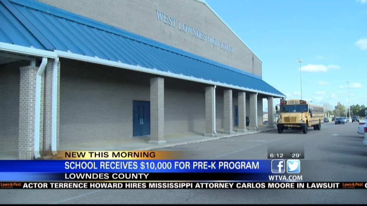 Lowndes County School District receives a donation from the Alliance Health Center
