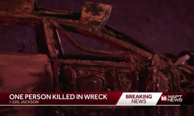 1 killed in crash on I-220