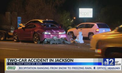 Two-vehicle crash on I-55 in Jackson