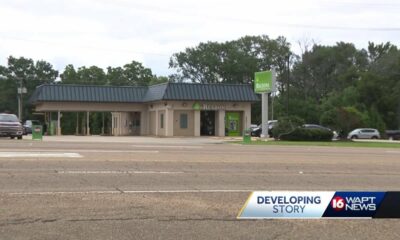 Clinton police investigate bank robbery