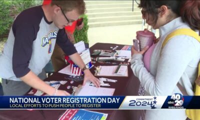 NWACC students get help to register to vote