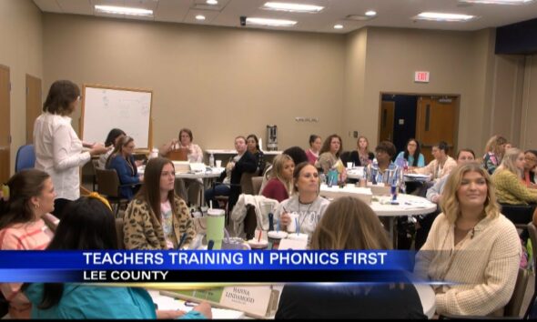 Weeklong training provides teachers with tips on teaching phonics