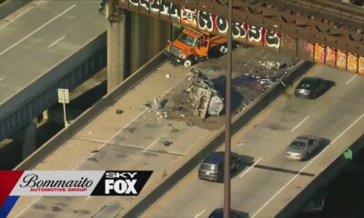 Semi truck crash closes lanes of I-55 for hours