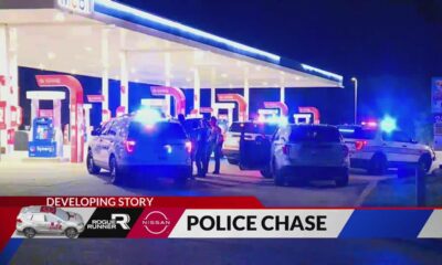 Illinois police chase ends at a St. Louis gas station