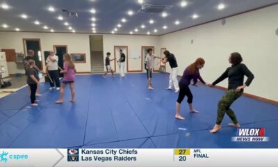 Local martial arts students receive jujitsu lessons from expert during weekend seminar