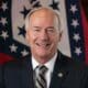 Former Arkansas Gov. Hutchinson gives Mississippi lawmakers tips on streamlining government 