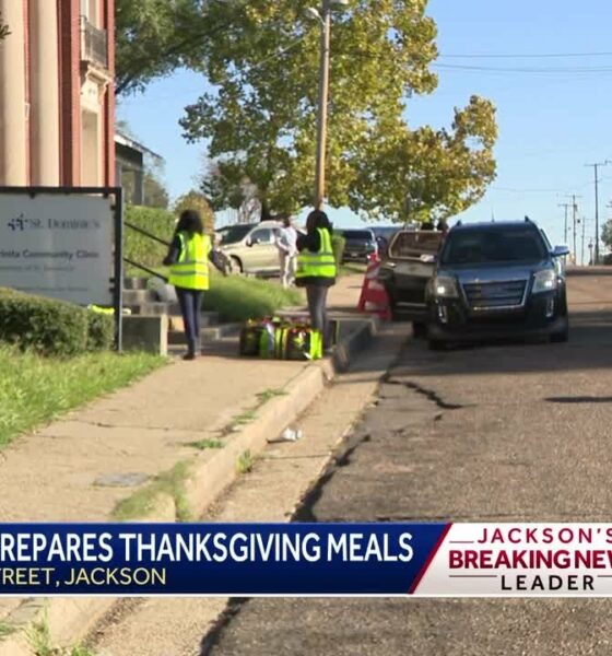 Stewpot prepares food baskets for Thanksgiving