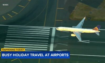 Airports  busy and crowded as Thanksgiving Day nears