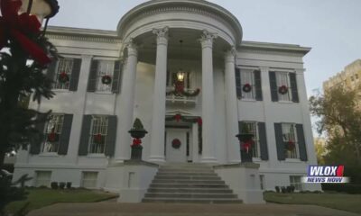 Mississippi First Lady Elee Reeves takes Hugh Keeton on a tour of Governor's Mansion