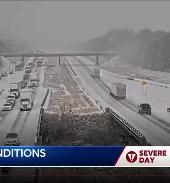 Wrecks on Arkansas's snow-covered roads cause backups on the interstates