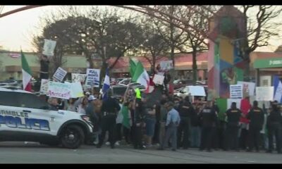 Hundreds of deportation protesters block Georgia roadway | FOX 5 News