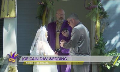 Mobile couple gets married on Joe Cain Day in honor of their love for Mardi Gras