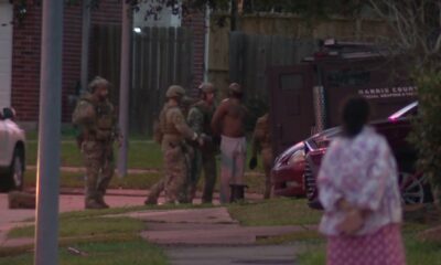 Man in custody at SW Harris County home after assaulting father, barricading himself