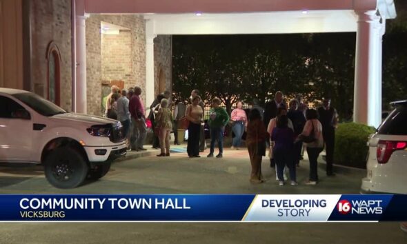 Congressman Bennie Thompson hosts town hall