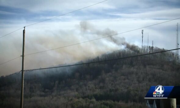 South Carolina: Voluntary evacuations underway near Table Rock State Park fire