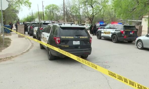 Officer shoots, kills man who pulled machete out during assault call, SAPD says